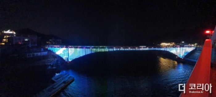 창원 저도 콰이강의 다리, 매일 밤 미디어파사드‘반짝’ (2).jpg