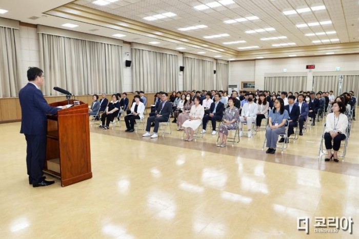 (6. 1. 추가보도자료) 윤건영 교육감, 6월 월례 회의 개최 사진 2.jpg