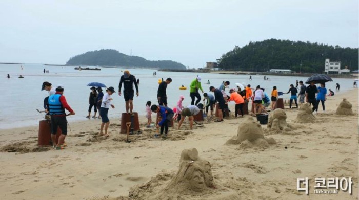 13-송호해변축제 모래조각 만들기 체험.jpg