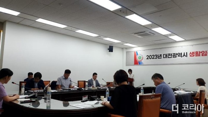대전시, 2024년 생활임금 1만 1,210원_사진(생활임금위원회 회의 장면2).jpg