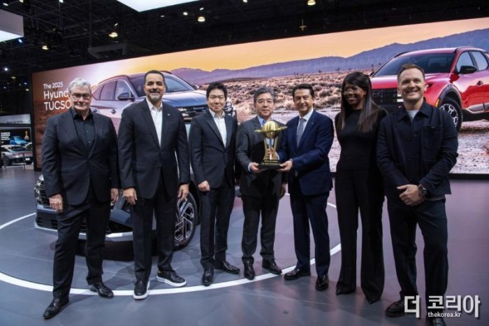 (사진7) 현대차그룹 3년 연속 세계 올해의 차 석권.jpg