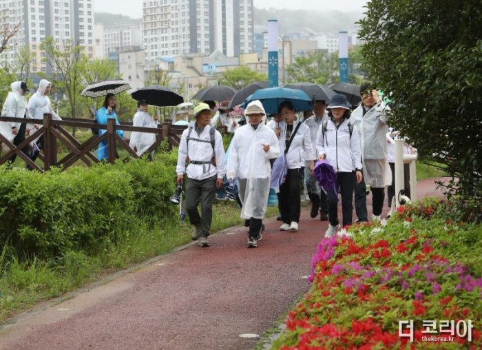 (사진3) 글로컬 성공 개최 걷기 서포터즈.jpg