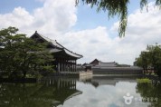 ‘추앙’ 대신 ‘추억’하는 궁궐, 경복궁